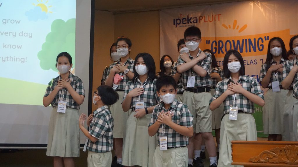 Murid SMPK IPEKA Kembali Mengikuti Retret Onsite Bertemakan “GROWING”