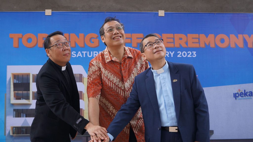 Gelar Topping Off, IPEKA CPI Selesai Dibangun dan Mulai Pembelajaran di Juli 2023