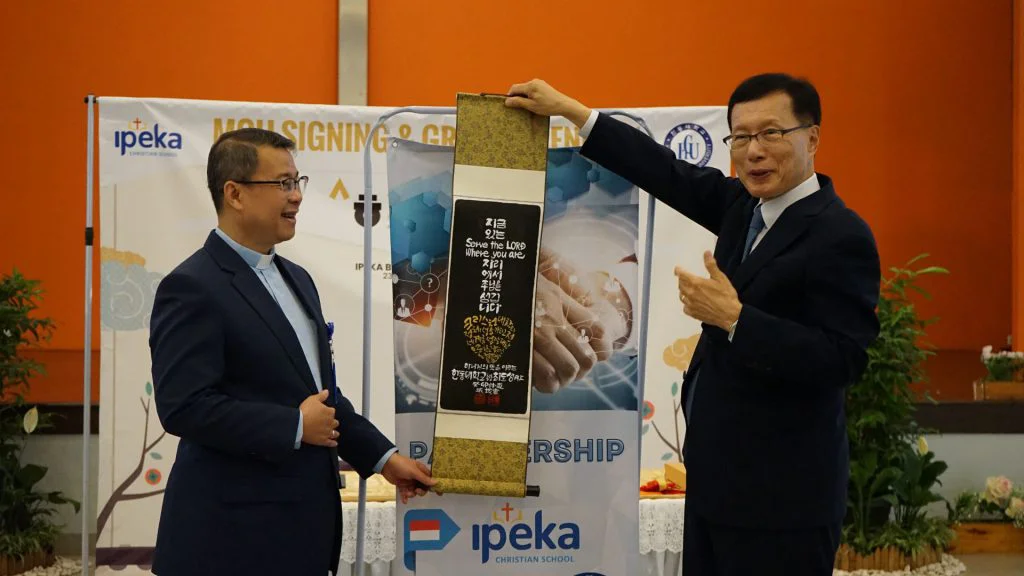 Signing Collaboration Agreement: IPEKA Christian School and Handong Global University