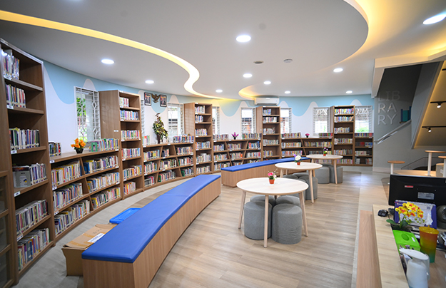 Junior & Senior High Library